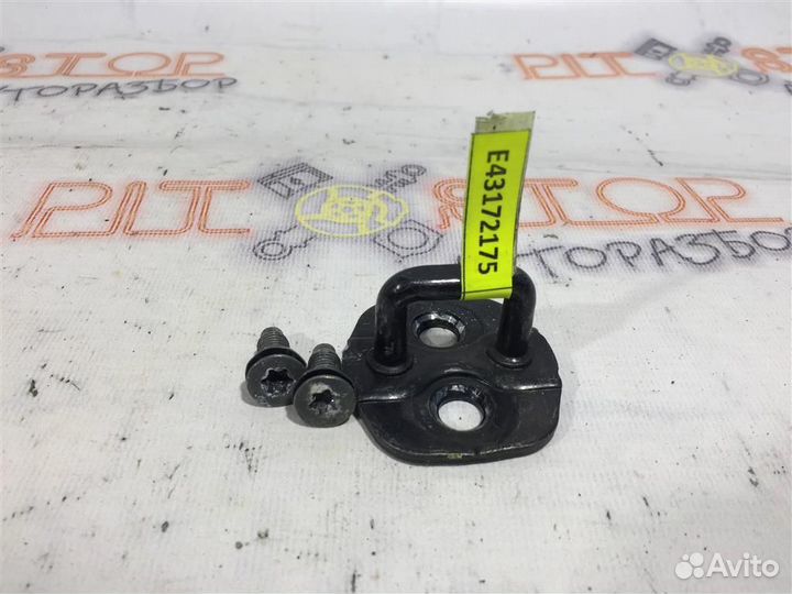 Петля замка двери Nissan Teana (J31) 2005 - 2008