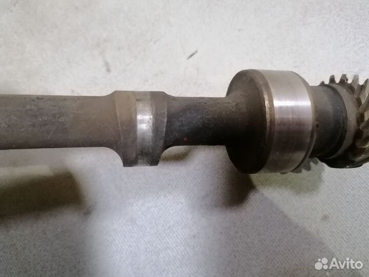 Вал масляного насоса 1.8 SF VW Golf II 1983-1992