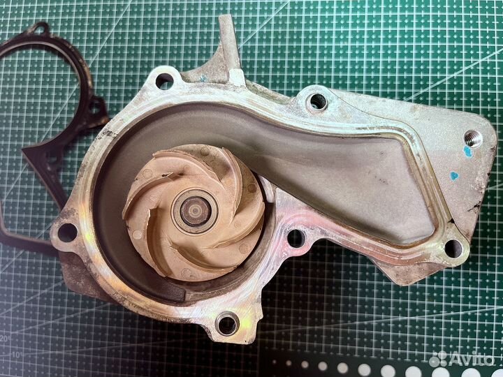 Помпа (насос водяной) Ford Focus 3