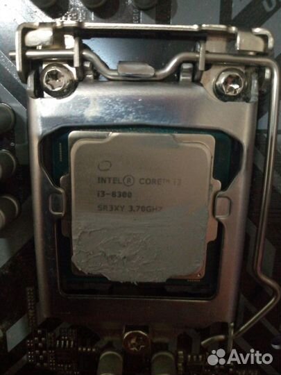 Материнская плата с процессором и памятью