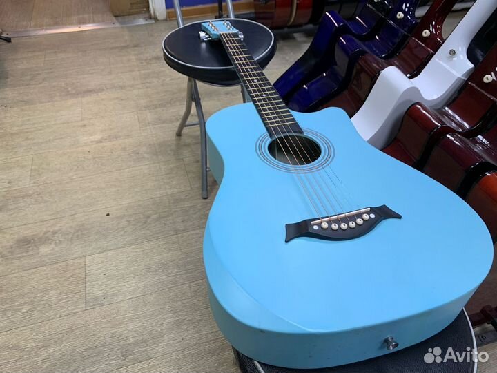 Гитара акустическая голубая Belucci