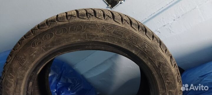 Goodyear Ultragrip 600 205/55 R16 94T