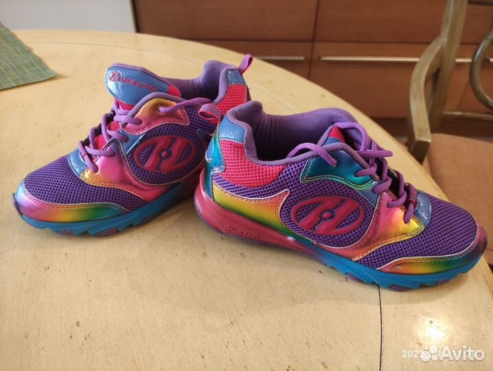 Heelys кроссовки с роликами продаю новые
