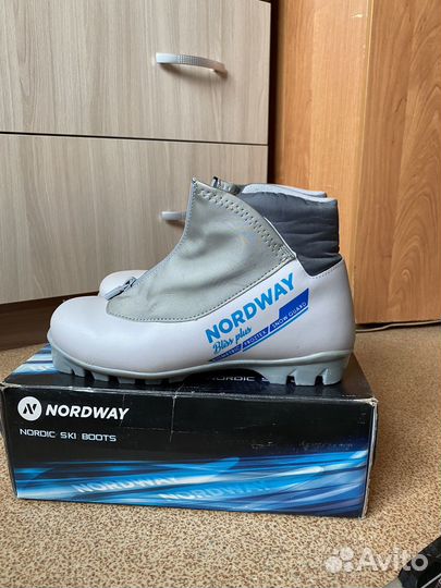 Комплект беговых лыж