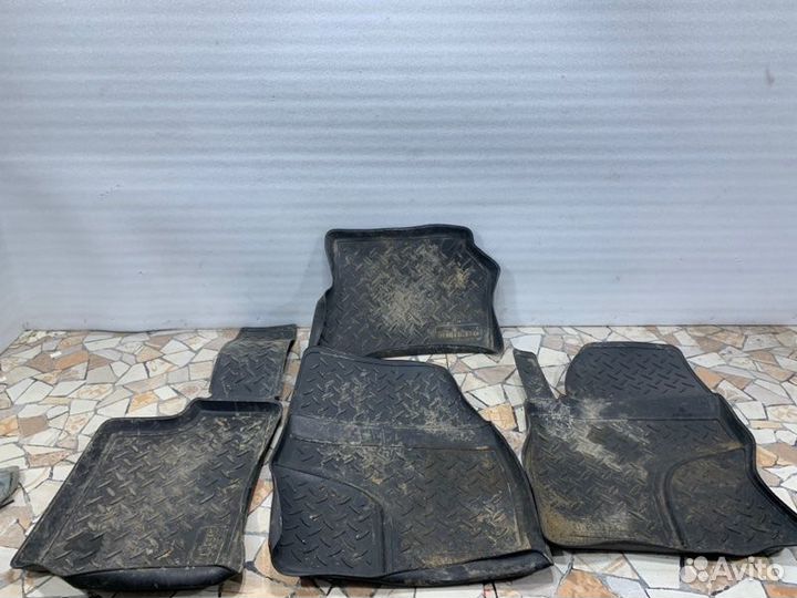 Коврик салона Ford Focus хэтчбэк 1.6 hwdb (100