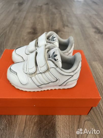 Кроссовки adidas