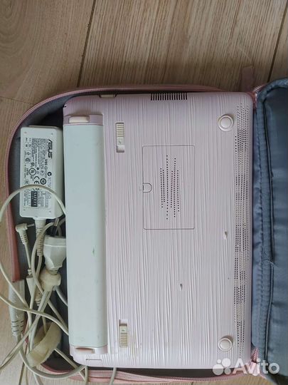 Продам ноутбук EEE PC 1015PW розовый