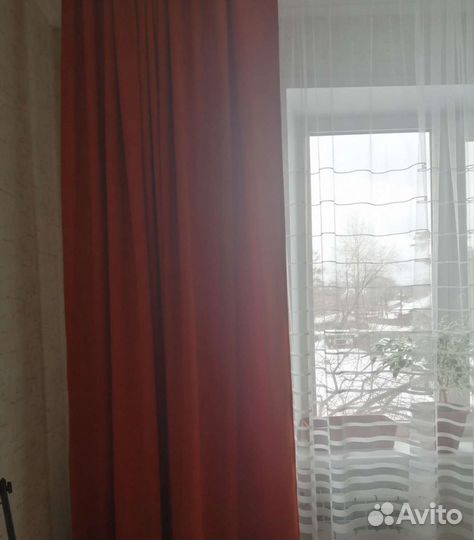 Плотные шторы, кирпичного цвета