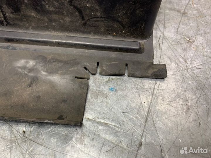 Воздуховод радиатора правый Ford Focus Ii