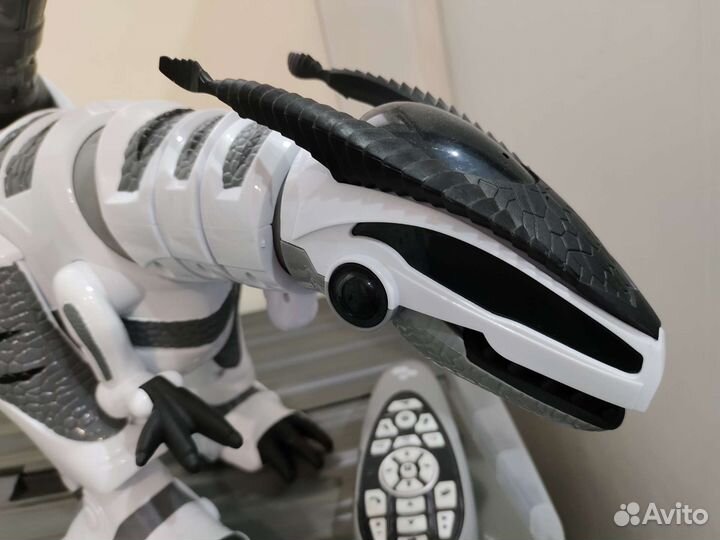 Робот динозавр в упаковке