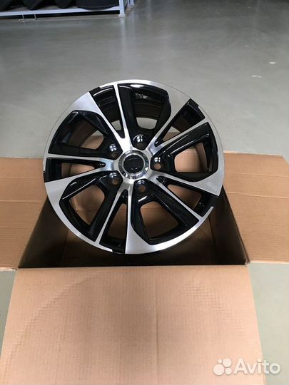 Диски R20 Toyota LC200 Executive Lounge style