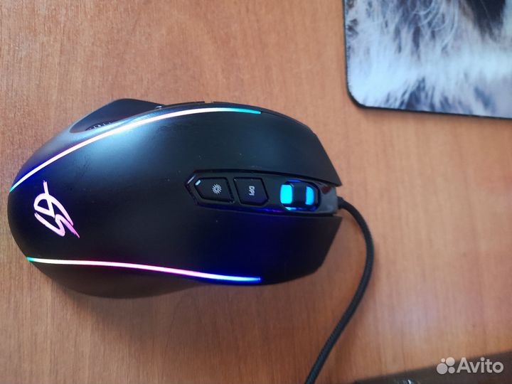 Игровая клавиатура и мышь