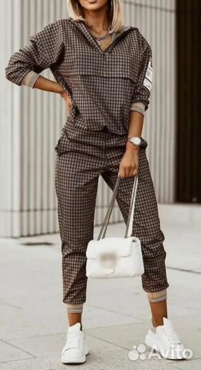Костюм женский 46 размер