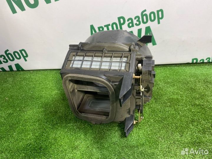 Корпус мотора печки Mitsubishi Space Star 1.6 4G18