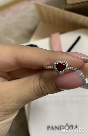 Кольцо pandora красное сердце