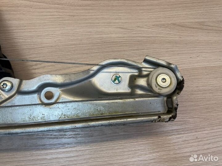 Стеклоподъемник передний правый LADA X-Ray