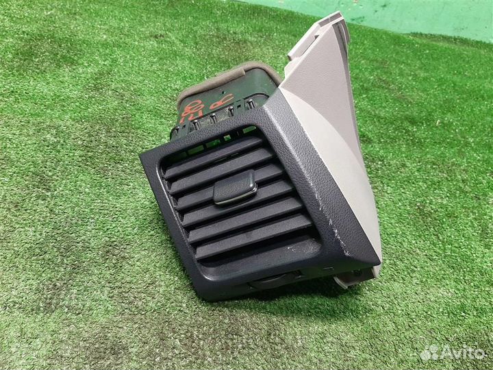 Дефлектор торпедо правый Mitsubishi Grandis 2008