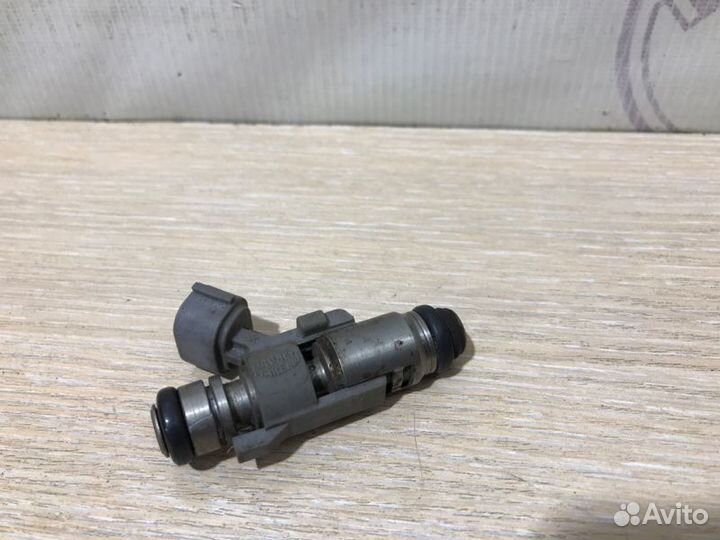 Форсунка топливная Citroen C3 FC KFU ET3J4 2007