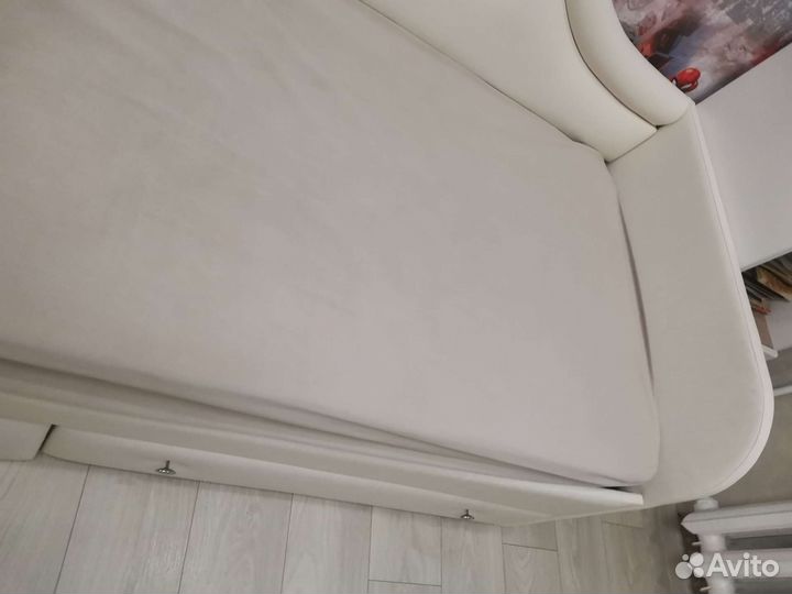 Детская кровать с мягкой спинкой Адель