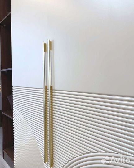 Шкаф распашной с полками