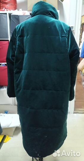 Пуховики бархатные новые