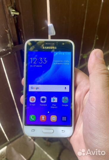 Телефон Samsung j1