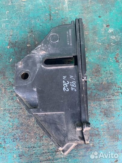 Корпус блока предохранителей mercedes W202 C class