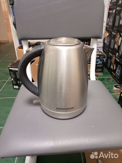 Чайник Redmond RK M172