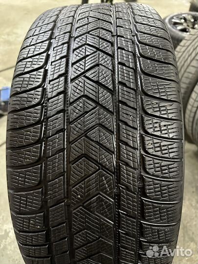 Pirelli Scorpion Winter 285/40 R22 110V