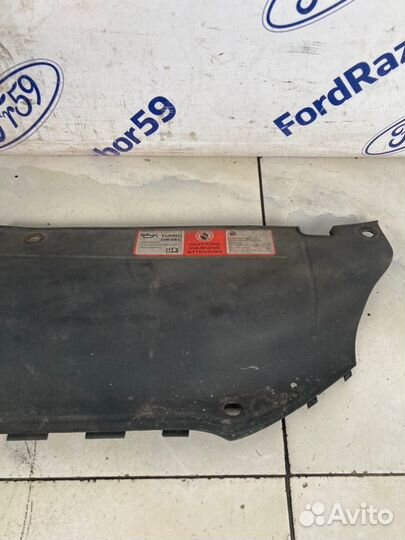 Кожух замка капота Audi A4 B8 2010