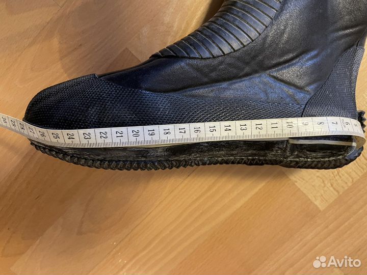 Сухой гидрокостюм для дайвинга