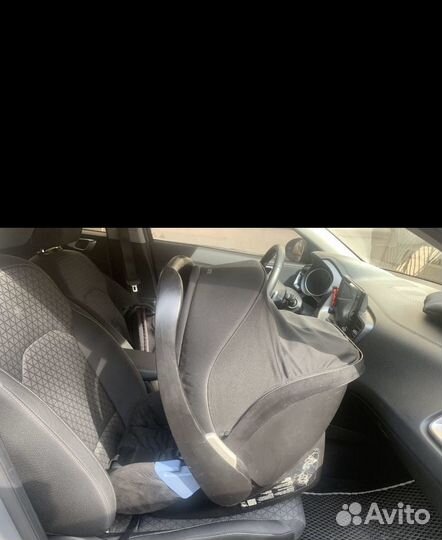 Автолюлька Recaro Privia с базой