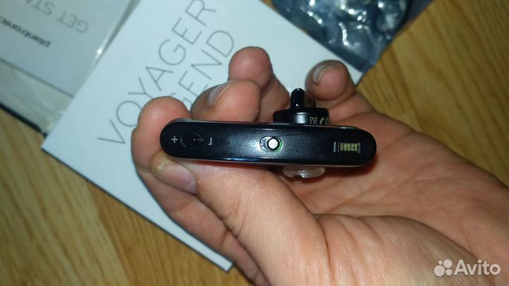 Bluetooth гарнитура Plantronics Voyager Legend