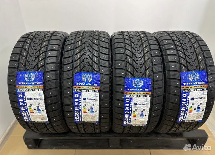 Tri Ace Snow White II 235/35 R19 33H