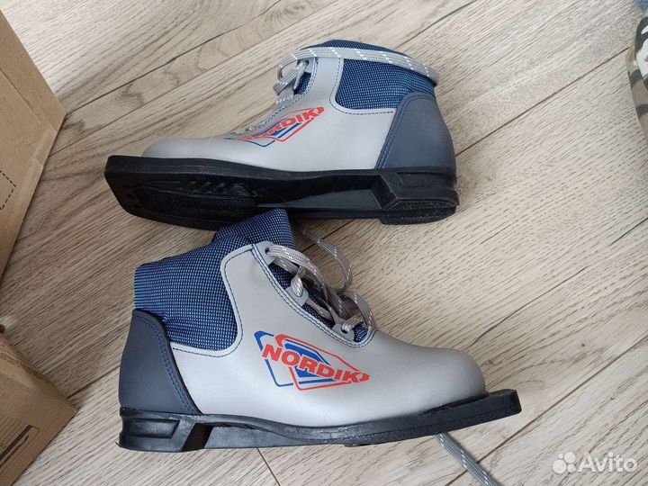 Лыжные ботинки