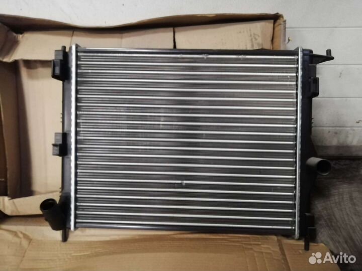 Радиатор Логан, Ларгус 583582jp