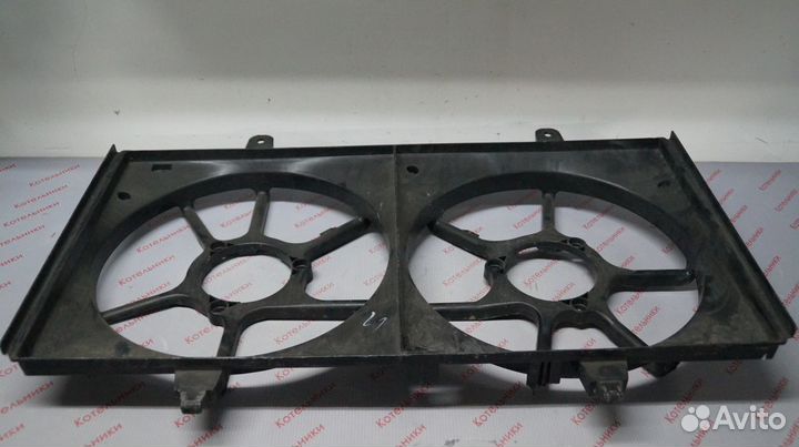 Nissan 21483-9Y000 Диффузор вентиляторов