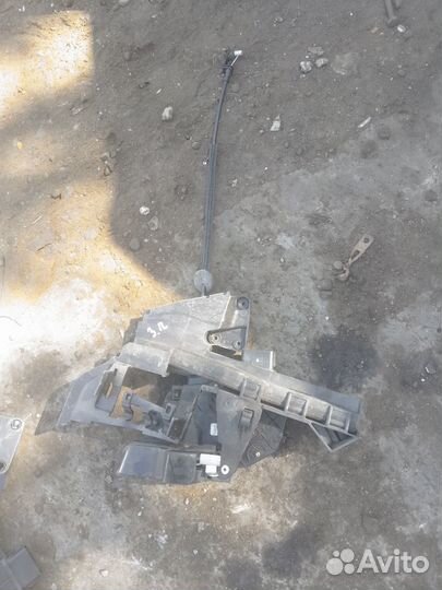 Замок задней правой двери Ford Focus 2