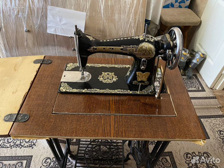 Швейная машинка ножная Баттерфляй