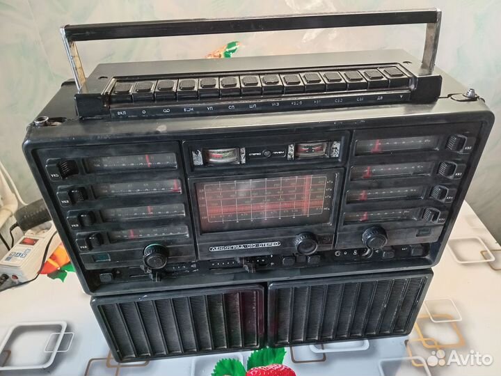 Радиоприемник высшего класса Ленинград-010