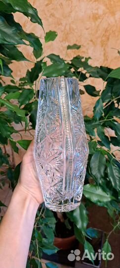 Хрустальная ваза для цветов