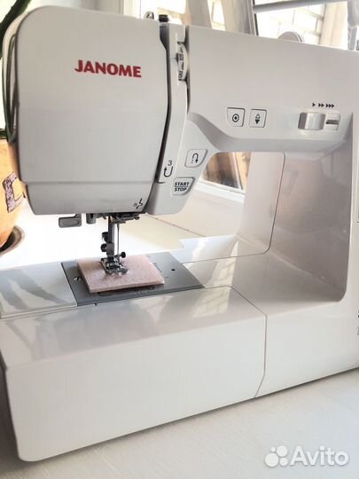 Швейная машина Janome DC 3900