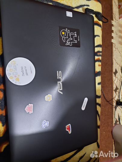 Ноутбук asus x550c