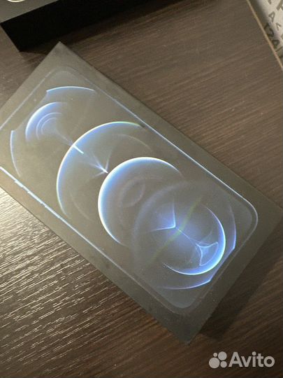 Коробка от iPhone 12 pro max