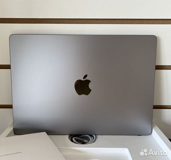 Macbook Pro 14 M3 512gb