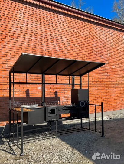 Мангальная зона с коптильней