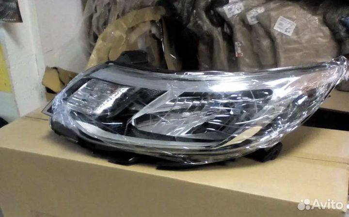 Фара Hyundai Solaris