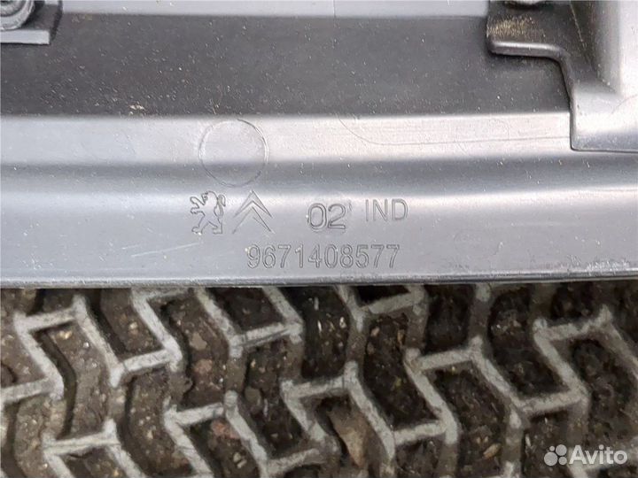 Жабо под дворники Peugeot 3008, 2010