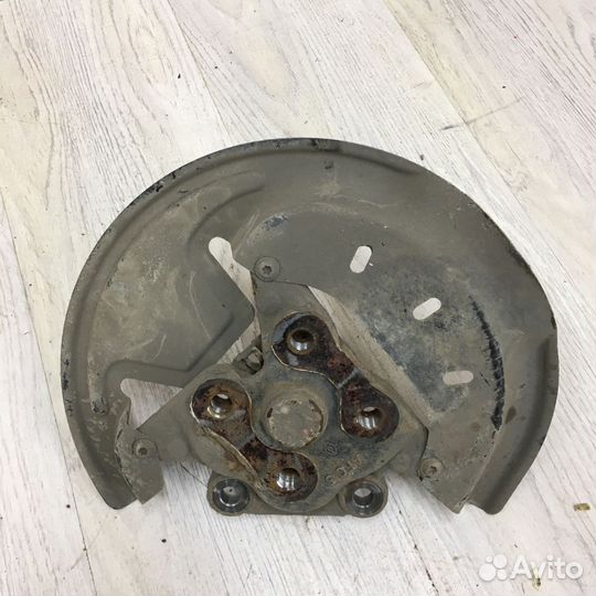 Цапфа Renault fluence Лев