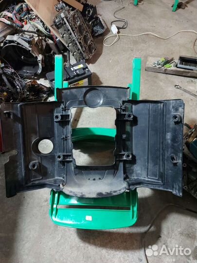 Декоративный пластик двигателя 4.2 AXQ, tuareg